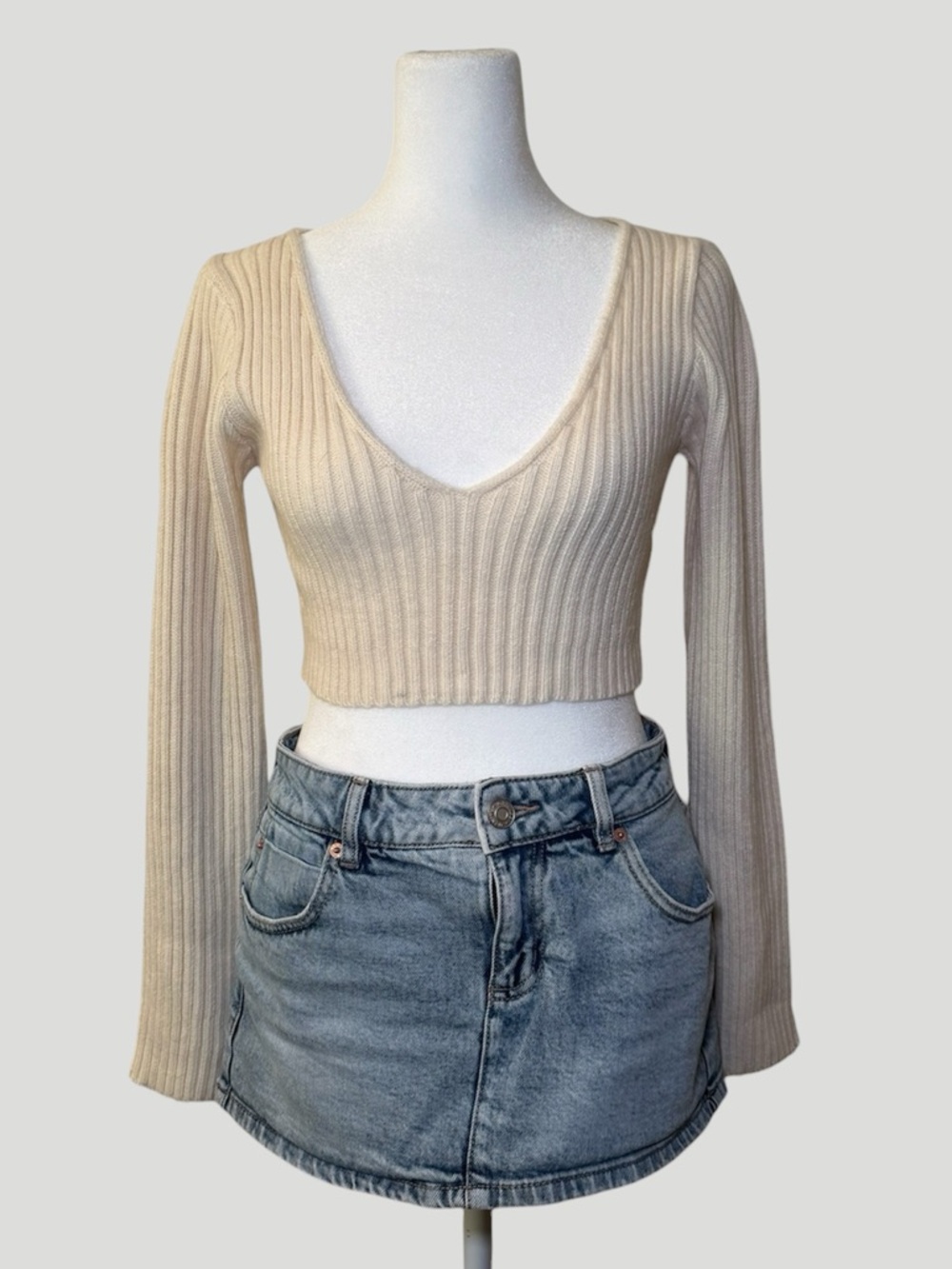 SHEIN Beige Ribbed V-Neck Long Sleeve Crop Top